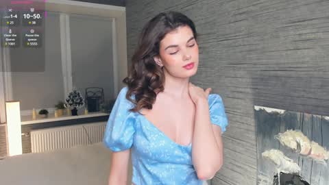 Flora online show from February 7, 9:15 pm