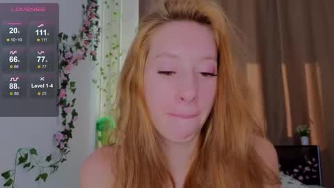 Snapshot of candy_flosse chatting on September 30, 10:21 am candy_flosse online show from September 30, 10:21 am