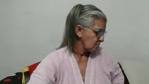 candy online show from December 15, 11:10 pm