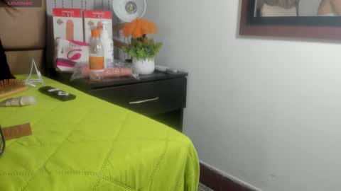 Snapshot of candy_mery chatting on September 8, 7:02 pm candy mery online show from September 8, 7:02 pm