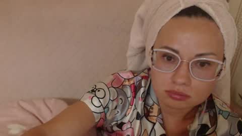 say meow and send tip  online show from July 5, 6:24 pm