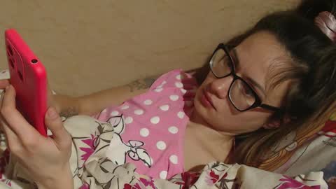 Snapshot of candylady136 chatting on March 11, 6:52 pm say meow and send tip online show from March 11, 6:52 pm