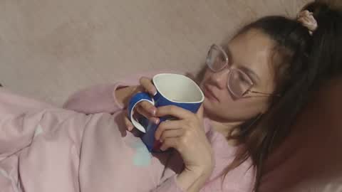 say meow and send tip  online show from March 26, 5:58 pm