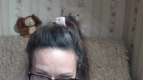 Snapshot of candylady136 chatting on December 10, 1:11 pm say meow and send tip online show from December 10, 1:11 pm