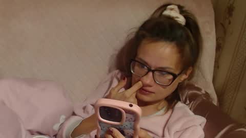 Snapshot of candylady136 chatting on October 3, 6:46 pm say meow and send tip online show from October 3, 6:46 pm