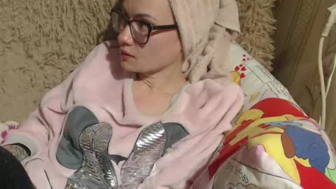 Snapshot of candylady136 chatting on February 19, 9:03 pm say meow and send tip online show from February 19, 9:03 pm