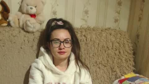 Snapshot of candylady136 chatting on February 5, 6:59 pm say meow and send tip online show from February 5, 6:59 pm