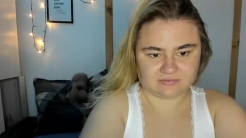 candymilas online show from December 4, 1:03 am