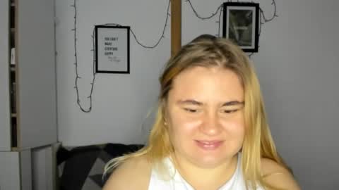 candymilas online show from December 2, 11:38 pm