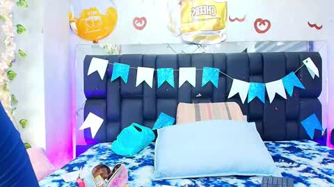 Aura  online show from September 29, 11:59 am