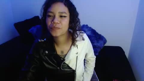 canela_s1 online show from November 18, 7:37 pm