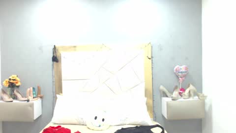 Snapshot of canella_hotx chatting on February 13, 5:33 pm Canela online show from February 13, 5:33 pm
