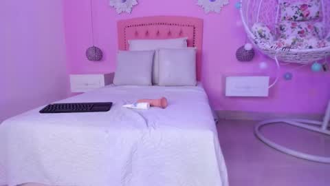 cannelasmith online show from January 8, 6:12 pm