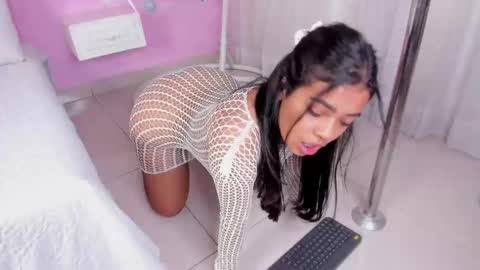Snapshot of cannelasmith chatting on October 8, 9:52 pm cannelasmith online show from October 8, 9:52 pm