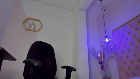 caramel_hellen online show from December 13, 7:53 pm