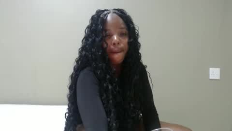 fifi online show from March 4, 7:09 pm