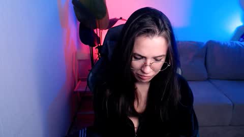 Mary online show from October 17, 1:20 am