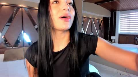 Snapshot of carina_rossi chatting on February 26, 12:27 pm Carina online show from February 26, 12:27 pm
