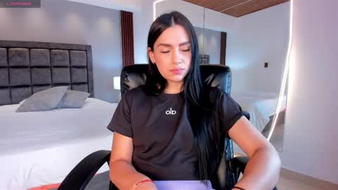 Snapshot of carina_rossi chatting on February 28, 12:31 pm Carina online show from February 28, 12:31 pm