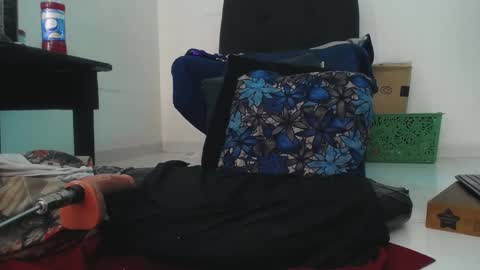 Snapshot of carla_prestige chatting on February 24, 4:36 pm carla online show from February 24, 4:36 pm