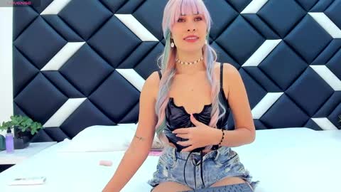 Carla Linares online show from June 6, 8:04 pm