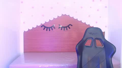 CARLYE   online show from November 28, 4:04 am