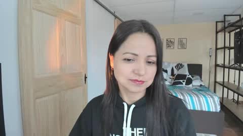 Snapshot of carlin1511 chatting on October 18, 7:59 pm carlin1511 online show from October 18, 7:59 pm