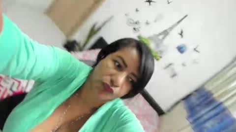 Snapshot of carlos_diana chatting on October 9, 12:48 am carlos diana online show from October 9, 12:48 am