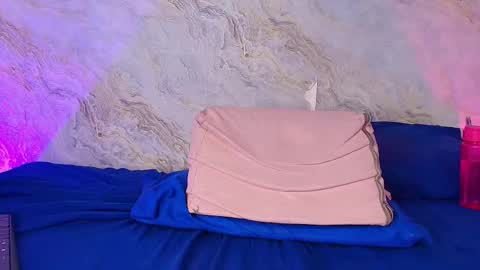 Snapshot of carol_juiicy_ chatting on September 16, 7:33 pm Carol online show from September 16, 7:33 pm