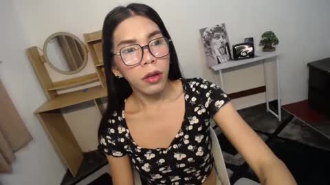 Snapshot of carol_linaxxx chatting on December 19, 8:24 am Carolina online show from December 19, 8:24 am