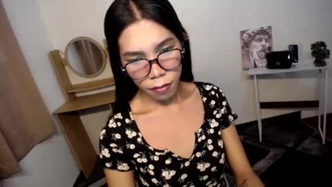 Snapshot of carol_linaxxx chatting on December 8, 12:40 am Carolina online show from December 8, 12:40 am