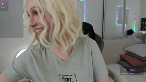 carol_may_ online show from April 20, 7:55 am