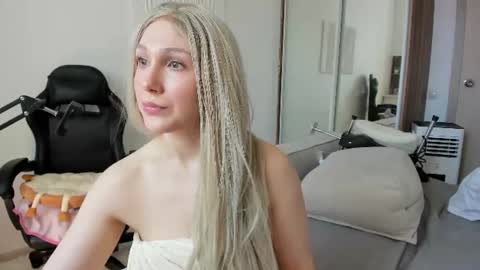 carol_may_ online show from July 6, 6:51 am