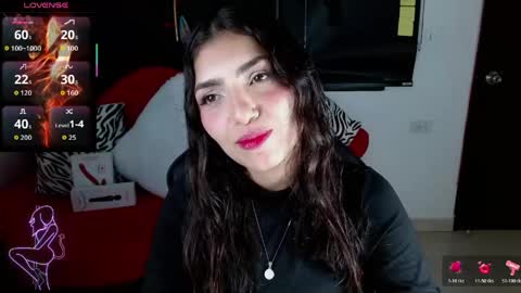 Caroline online show from May 27, 1:30 pm