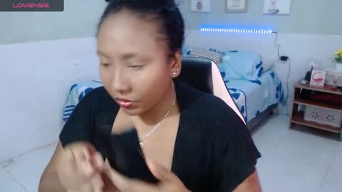 Snapshot of caroldelatorre chatting on December 2, 7:58 pm Carol de la torre online show from December 2, 7:58 pm