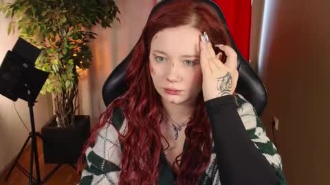 Snapshot of carolina_winter chatting on September 19, 2:05 pm Mira online show from September 19, 2:05 pm