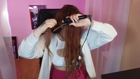 Snapshot of carolina_winter chatting on December 15, 8:36 pm Mira online show from December 15, 8:36 pm