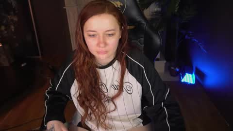 Snapshot of carolina_winter chatting on March 1, 5:31 am Mira online show from March 1, 5:31 am