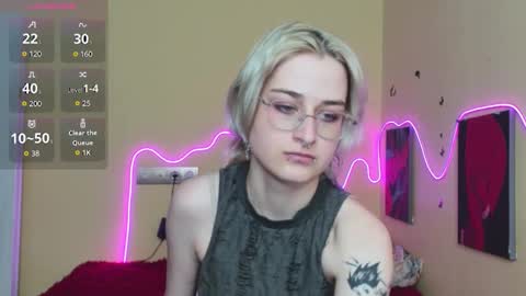 Caroline online show from October 16, 2:47 am