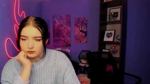 Caroline online show from May 28, 7:12 pm