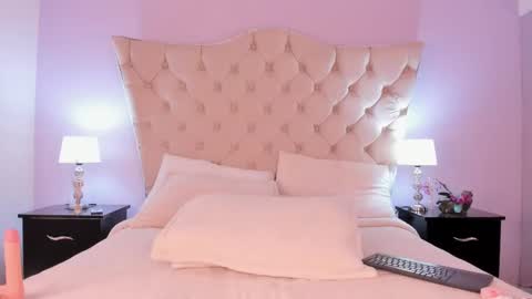 Snapshot of caroline_nasty__ chatting on September 12, 11:34 pm Caroline online show from September 12, 11:34 pm