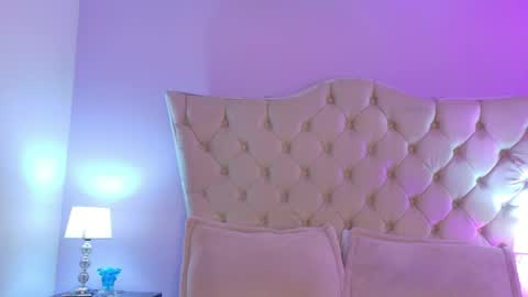Caroline online show from May 27, 1:57 am