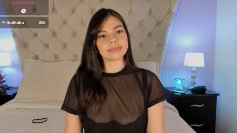 Caroline online show from November 26, 8:21 pm