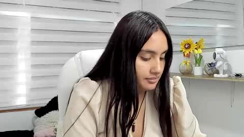 caroline_rodriguez_9 online show from March 30, 7:13 pm