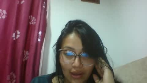 carolineconejita87 online show from December 18, 10:25 pm