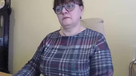 Snapshot of carolinedream_ chatting on February 14, 6:23 am CarolineDream online show from February 14, 6:23 am