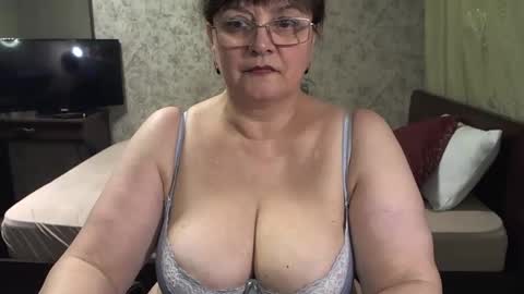 Snapshot of carolinedream_ chatting on February 20, 5:09 pm CarolineDream online show from February 20, 5:09 pm