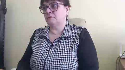 Snapshot of carolinedream_ chatting on February 19, 7:06 am CarolineDream online show from February 19, 7:06 am