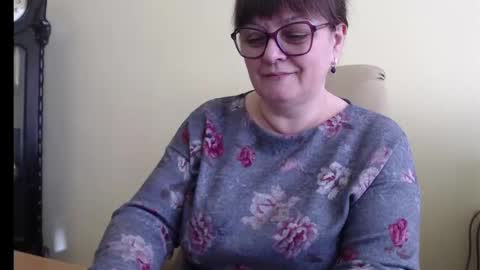 Snapshot of carolinedream_ chatting on February 20, 7:01 am CarolineDream online show from February 20, 7:01 am