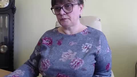 Snapshot of carolinedream_ chatting on February 12, 8:59 am CarolineDream online show from February 12, 8:59 am